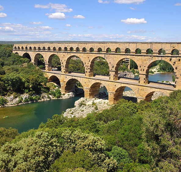 Photo - Pont du Gard Untitled 1 0000 iStock 597654248